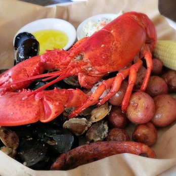 Sam's Chowder House - Whole Whole 1.5 lb Maine Lobster - Seafood Near Me - Half Moon Bay, California