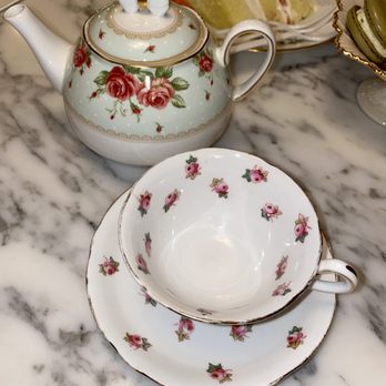 Cafe Giverny - Tea cup with tea pot - Desserts Near Me - Los Angeles, California Cafe Giverny - Tea cup with tea pot - Desserts Near Me - Los Angeles, California