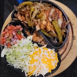 Whiskey Wings - Chicken fajitas
