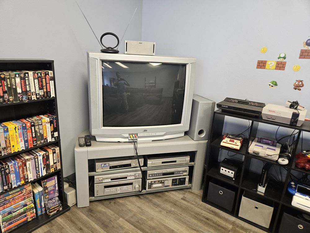 WATERCLOUD VAPOR COMPANY Updated October 2024 15 Photos 130 W