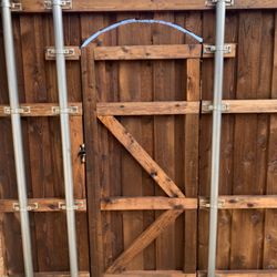 Vorsaw Fencing - Cedar Gate with Stain