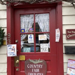 Country Fair Chocolates - Take your photos from outside. No photo talking inside.