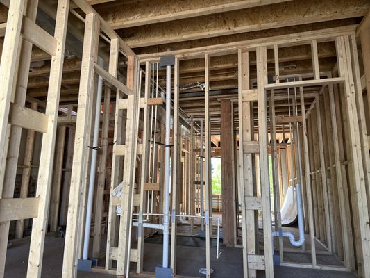 Green And Associates Quality Contractors Logo