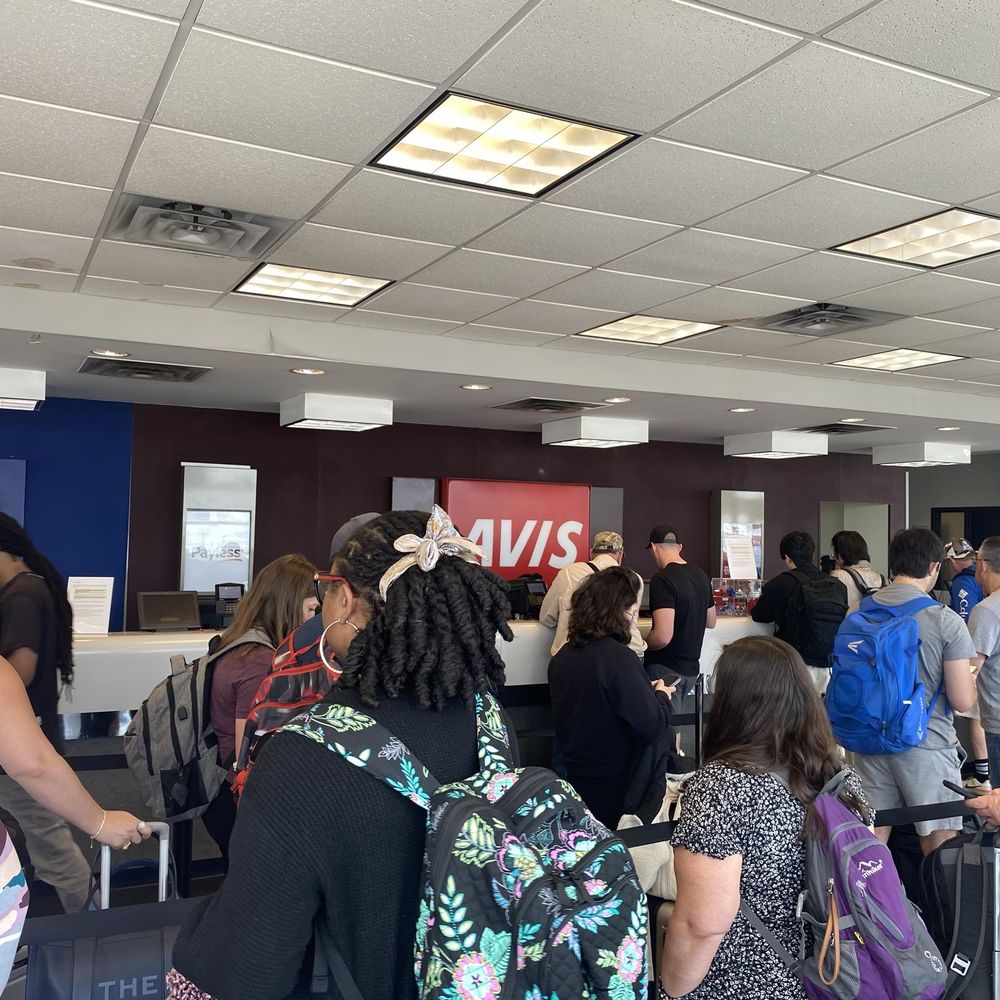 Budget Car Rental - People waiting waiting waiting in line - Car Rental Near Me - Saint Louis, Missouri Budget Car Rental - People waiting waiting waiting in line - Car Rental Near Me - Saint Louis, Missouri