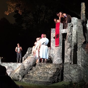 Austin Gardens - Shakespeare in the Park, Macbeth June 2017 - Parks Near Me - Oak Park, Illinois