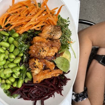 Friedman's - Sesame Salmon Salad - Breakfast & Brunch Near Me - New York, New York