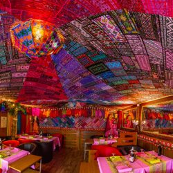 Nibbio - The ceilings made of authentic Indian handworks. Ask for further explanation! It's Fascinating!