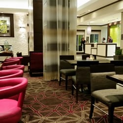 The Garden Grille & Bar - Restaurant seating area