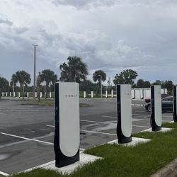 Tesla Supercharger - Fort Pierce - It was difficult to get them all in the picture but I think I managed to