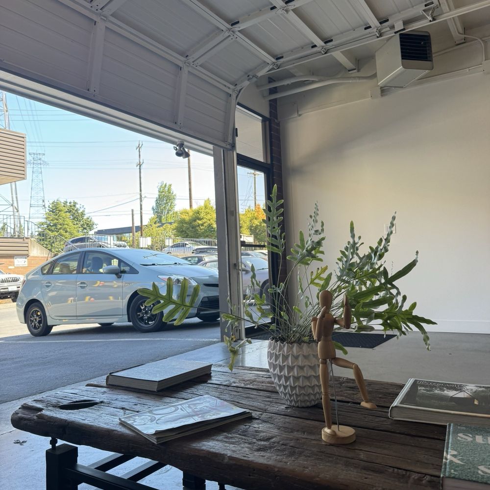 Elevate Chiropractic and Rehab - Lobby on warm day - Chiropractors Near Me - Seattle, Washington Elevate Chiropractic and Rehab - Lobby on warm day - Chiropractors Near Me - Seattle, Washington