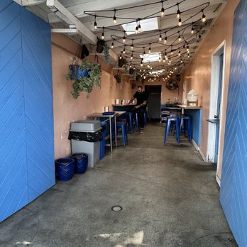 Goldburger - Outdoor dining area - Burgers Near Me - Los Angeles, California Goldburger - Outdoor dining area - Burgers Near Me - Los Angeles, California