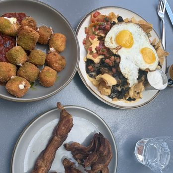 Fringe Bar - Breakfast nachos bacon Cheese Curds - New American Near Me - Philadelphia, Pennsylvania