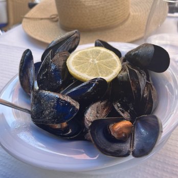 Restaurante Castro - Mussels à Bulhão Pato - Portuguese Near Me - Cascais, 11 Restaurante Castro - Mussels à Bulhão Pato - Portuguese Near Me - Cascais, 11