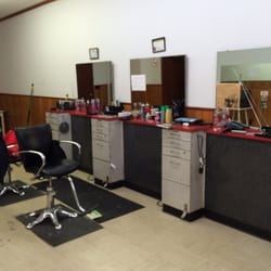 Try-It Barber Shop - Just the basics is all a pro needs. The late great Sinatra only asked for black coffee before a concert.