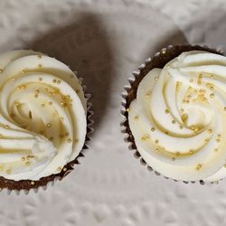 Casa Costa Bake Shop - Carrot cake cupcakes
