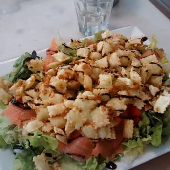 Le Comptoir des Loges - Salade de ravioles / saumon, particularité : les ravioles sont frites ! - Restaurants Near Me - Romans sur Isère, 26 Le Comptoir des Loges - Salade de ravioles / saumon, particularité : les ravioles sont frites ! - Restaurants Near Me - Romans sur Isère, 26