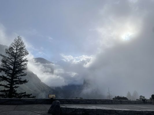 Tunnel View by null