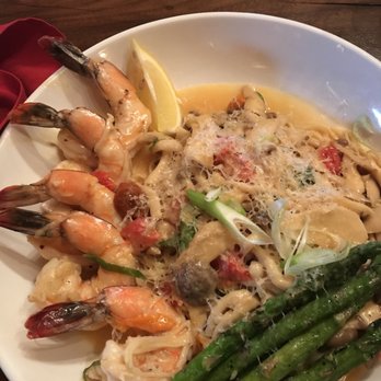 Highlands Ranch Restaurant - Huge prawns in this scampi! - Bars Near Me - Mill Creek, California