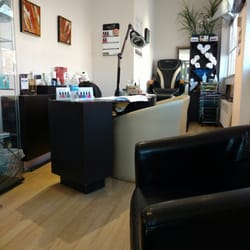 Salon Hairraisers - Nail salon
