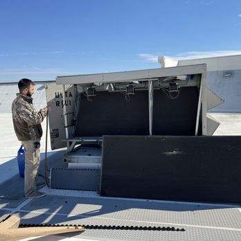 Lecce Mechanical Solutions - Condenser Coil Replacement On 20 Ton Lennox - Heating & Air Conditioning/HVAC Near Me Lecce Mechanical Solutions - Condenser Coil Replacement On 20 Ton Lennox - Heating & Air Conditioning/HVAC Near Me