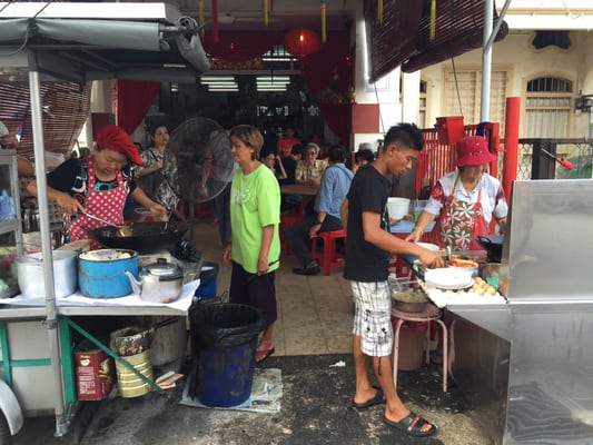 小红帽 炒粿条 兴发茶室 Kafe Heng Huat by null