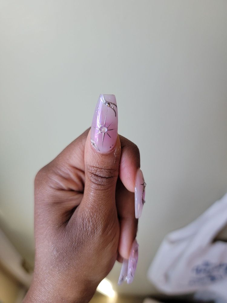 XiuXiu Nail Room Logo