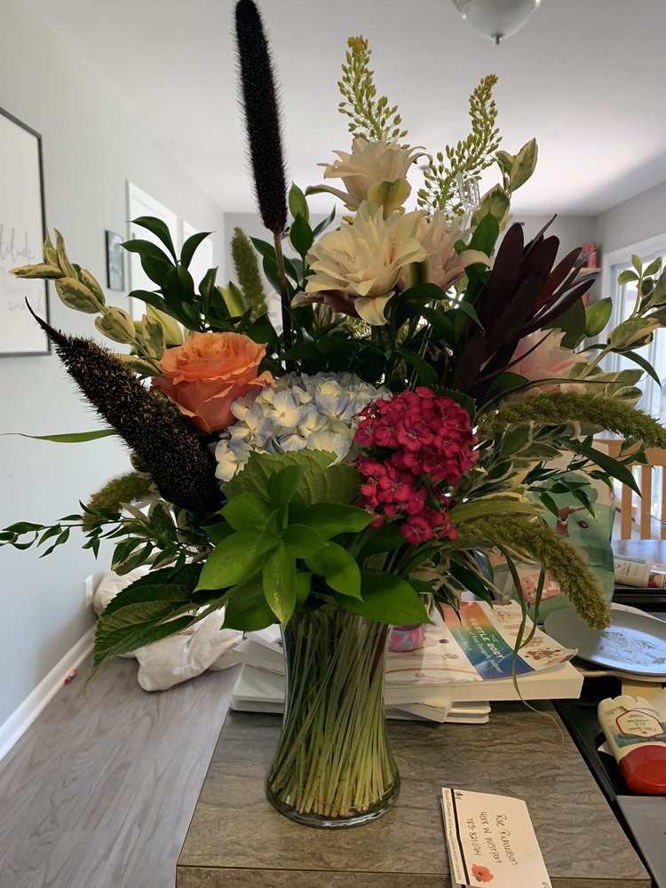 MOORE FLOWERS Updated September 2024 10 Photos & 10 Reviews 10312 W Maple St, Wichita