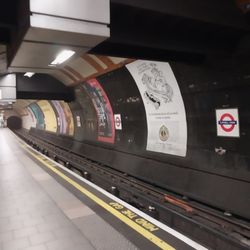 Tufnell Park Underground Station - Platform