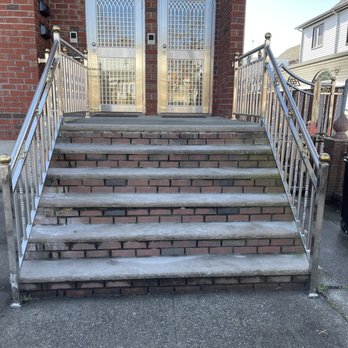 A-Plus Power Washing - Before: old bricks on stairs and stone - Pressure Washers Near Me A-Plus Power Washing - Before: old bricks on stairs and stone - Pressure Washers Near Me