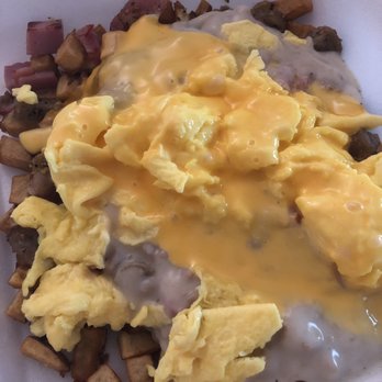 Daybreak - Farmers skillet (much bigger in person) - Cafes Near Me - Cleveland, Ohio