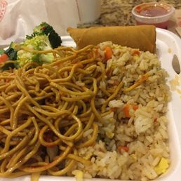 Veggie noodles fried rice-has eggs
