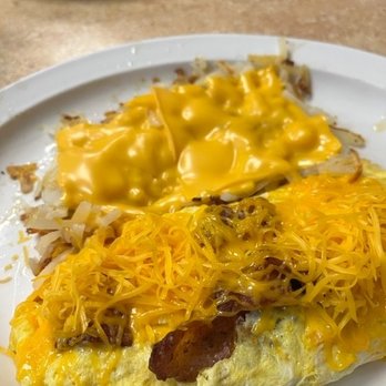 Pepper Pod Restaurant - Bacon Omelette with Cheesy Hashbrowns - Diners Near Me - Newport, Kentucky Pepper Pod Restaurant - Bacon Omelette with Cheesy Hashbrowns - Diners Near Me - Newport, Kentucky