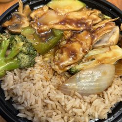 Empire Garden - Chicken with garlic sauce