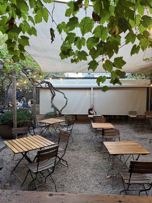 F&F Pizzeria by null