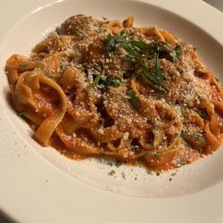 Cafe Capriccio - Vodka sauce with sausages