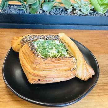 Sparrow Coffee - Everything Croissant - Coffee Roasteries Near Me - Naperville, Illinois Sparrow Coffee - Everything Croissant - Coffee Roasteries Near Me - Naperville, Illinois