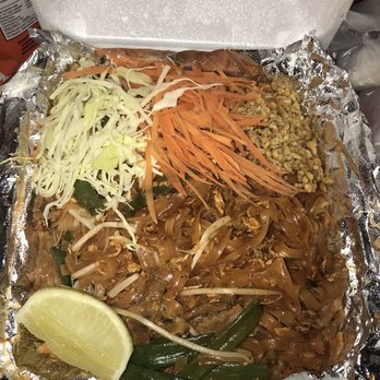 Awesome Thai - Pad thai (i chose beef) - Thai Near Me - Reseda, California