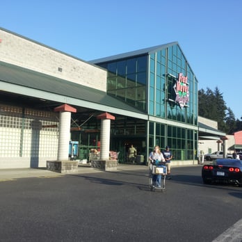 Fred Meyer - the entrance to a grocery store - Grocery Near Me - Spanaway, Washington
