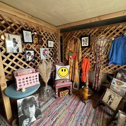 Mill Creek Antique Mall - Inside