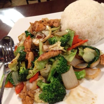 Pho Ever - Basil stir fry chicken, good size portion, not enough chicken to be a chicken dish. Flavor's good. - Vietnamese Near Me - Bellevue, Washington Pho Ever - Basil stir fry chicken, good size portion, not enough chicken to be a chicken dish. Flavor's good. - Vietnamese Near Me - Bellevue, Washington