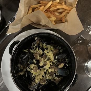 Le Bistro - Mussels - French Near Me - Vienna, Virginia