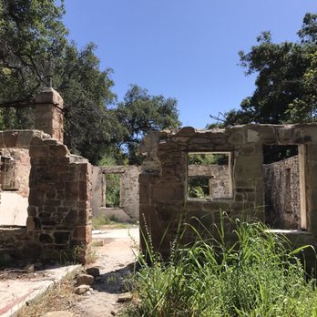Solstice Canyon - Ruins that survived after the big fire - Parks Near Me - Malibu, California Solstice Canyon - Ruins that survived after the big fire - Parks Near Me - Malibu, California