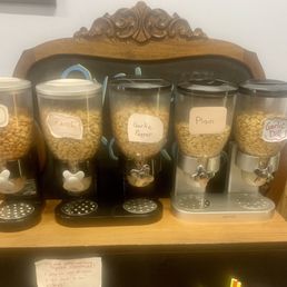 5 different oyster crackers to choose from.  Free!