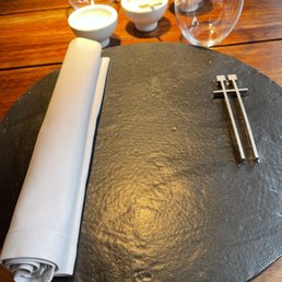 Signature table setting