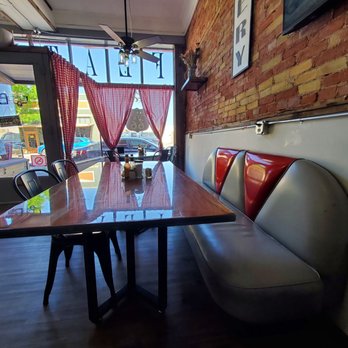 Flatbed Ford Cafe - Inside - Cafes Near Me - Winslow, Arizona