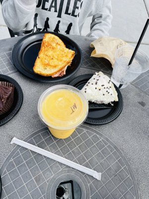 Kneaders Bakery & Cafe by null