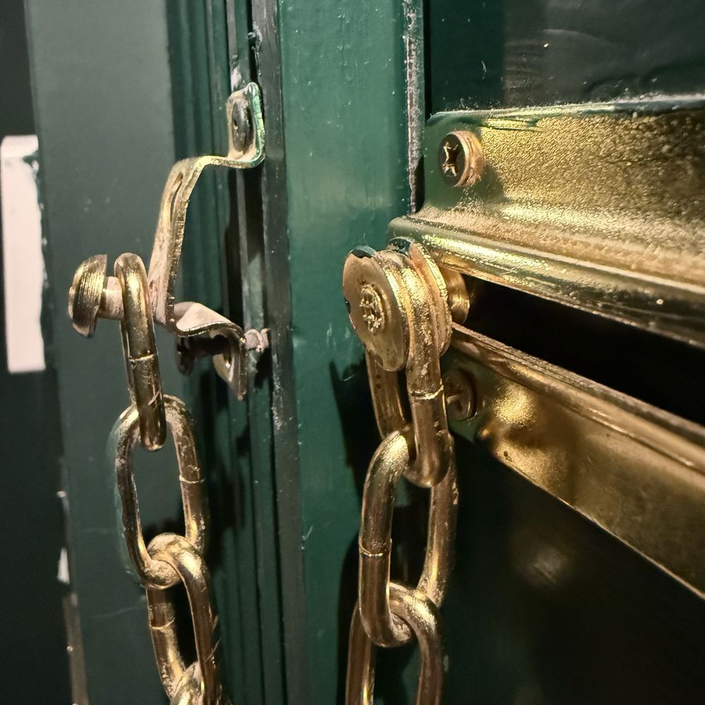 Esme Hotel Miami Beach - Ineffective security latch due to screw that is barely hanging on - Hotels Near Me - Miami, Florida Esme Hotel Miami Beach - Ineffective security latch due to screw that is barely hanging on - Hotels Near Me - Miami, Florida