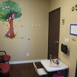 Dr. MyLinh Trinh MD - Waiting Room #2