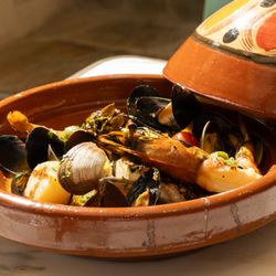 Botanico Waikiki - White Wine Steamed Mussels