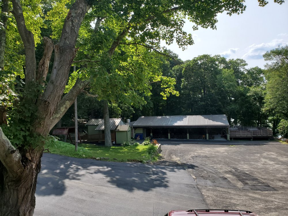 SPRING GROVE Updated June 2024 368 Lakewood Rd, Waterbury